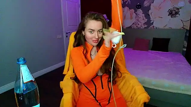 MissisCaty online show from May 16, 7:01 pm