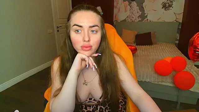 Snapshot of MissisCaty chatting on June 5, 8:25 pm MissisCaty online show from June 5, 8:25 pm
