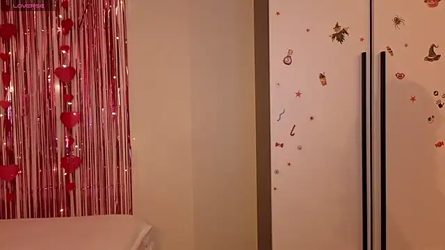 Lora Rosee online show from March 30, 2:07 pm