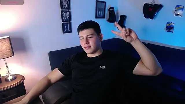 JamesCr  online show from February 28, 12:11 am