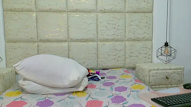 ThaliaANDNicholas online show from February 26, 2:04 am