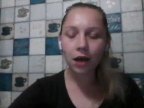 Snapshot of Anna_wey chatting on June 7, 7:06 pm Anna wey online show from June 7, 7:06 pm