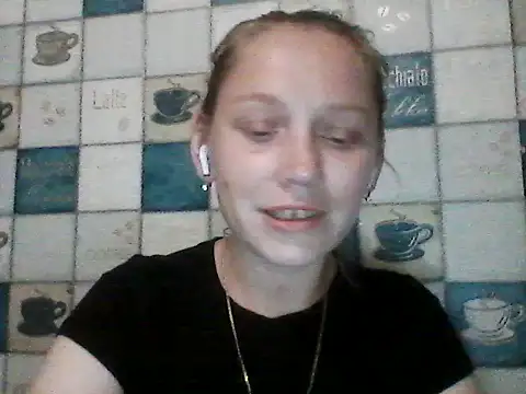 Snapshot of Anna_wey chatting on June 22, 9:23 pm Anna wey online show from June 22, 9:23 pm