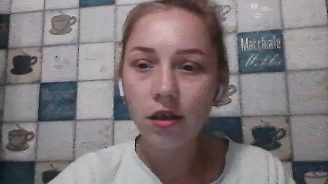Snapshot of Anna_wey chatting on July 8, 6:12 pm Anna wey online show from July 8, 6:12 pm