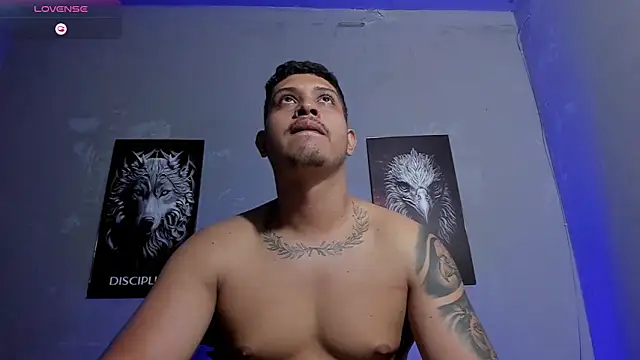 Snapshot of JohanSmith chatting on February 27, 12:54 am JohanSmith online show from February 27, 12:54 am