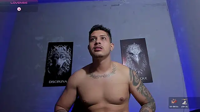 Snapshot of JohanSmith chatting on February 28, 1:39 am JohanSmith online show from February 28, 1:39 am