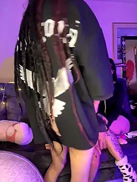 Snapshot of mavimist__ chatting on November 8, 3:29 am mavimist online show from November 8, 3:29 am