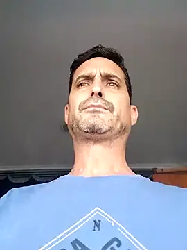 Snapshot of jonymoreno chatting on October 17, 8:50 am jonymoreno online show from October 17, 8:50 am