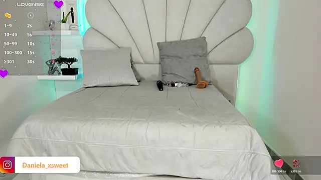 Danielaangelina online show from January 19, 5:44 am