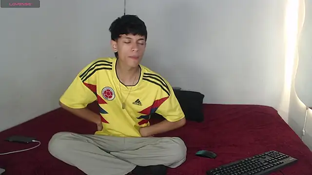 Snapshot of the_murderer chatting on March 21, 5:32 am the murderer online show from March 21, 5:32 am