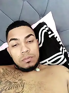 Elgroney23 online show from February 2, 9:45 pm