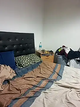 liamlara online show from March 6, 12:51 am