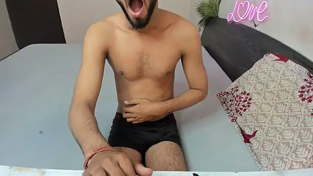 Snapshot of Queen_Couple chatting on November 18, 5:56 am Queen Couple online show from November 18, 5:56 am