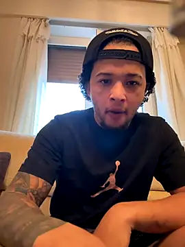 Snapshot of yeiyei_oficial chatting on October 16, 5:03 pm yeiyei oficial online show from October 16, 5:03 pm