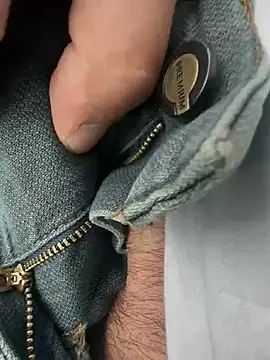 Snapshot of sark0606 chatting on February 28, 9:47 am sark0606 online show from February 28, 9:47 am