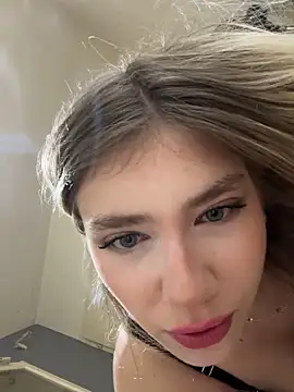 Snapshot of angeleyezlolita chatting on February 4, 11:38 pm angeleyezlolita online show from February 4, 11:38 pm