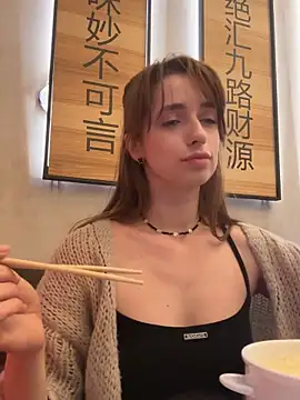 Maria Moonlight online show from March 3, 3:29 pm