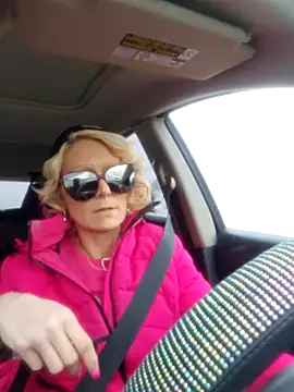 Snapshot of beautifulme23 chatting on February 13, 3:46 pm beautifulme23 online show from February 13, 3:46 pm