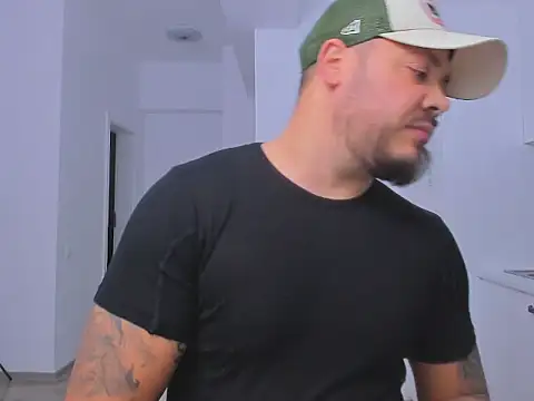 ZackMasterss online show from November 13, 11:25 pm