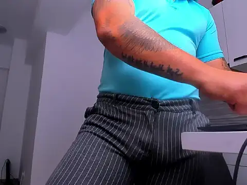 ZackMasterss online show from May 15, 11:12 pm