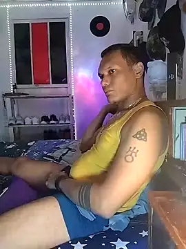 Snapshot of XhaseFoX chatting on February 9, 2:49 am XhaseFoX online show from February 9, 2:49 am