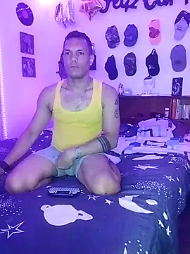 Snapshot of XhaseFoX chatting on March 4, 2:38 am XhaseFoX online show from March 4, 2:38 am