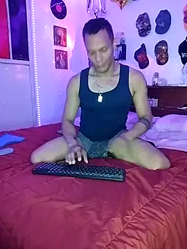 Snapshot of XhaseFoX chatting on March 10, 3:12 am XhaseFoX online show from March 10, 3:12 am