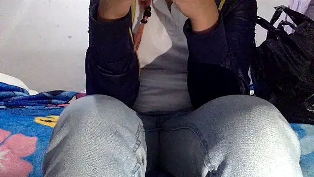 sharonlopez9611 online show from March 24, 2:49 am