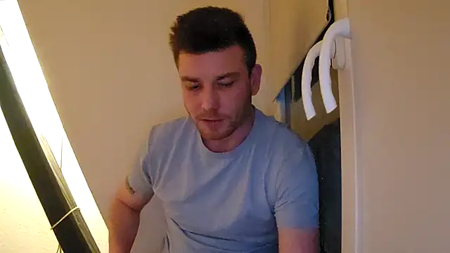 Foxtrott 242 online show from February 2, 11:03 pm