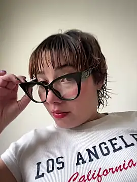 Snapshot of Maggie_Geller chatting on February 14, 5:43 pm Maggie Geller online show from February 14, 5:43 pm