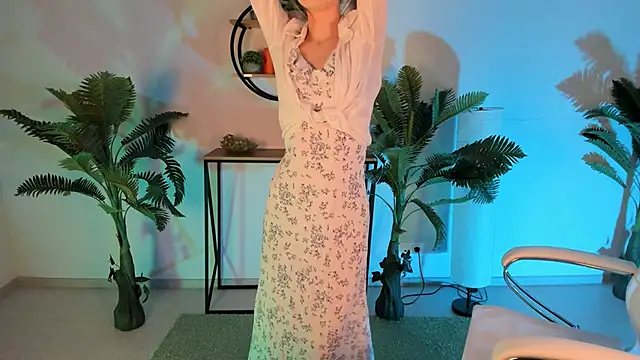 KiraMontoya online show from March 11, 9:15 pm