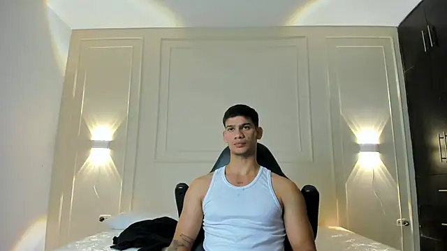 Snapshot of ANDRES_STUD chatting on June 23, 3:26 am ANDRES STUD online show from June 23, 3:26 am
