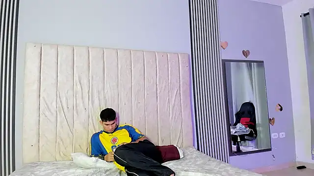 Snapshot of ANDRES_STUD chatting on June 24, 5:39 am ANDRES STUD online show from June 24, 5:39 am