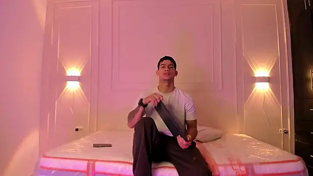 Snapshot of ANDRES_STUD chatting on June 25, 3:39 am ANDRES STUD online show from June 25, 3:39 am