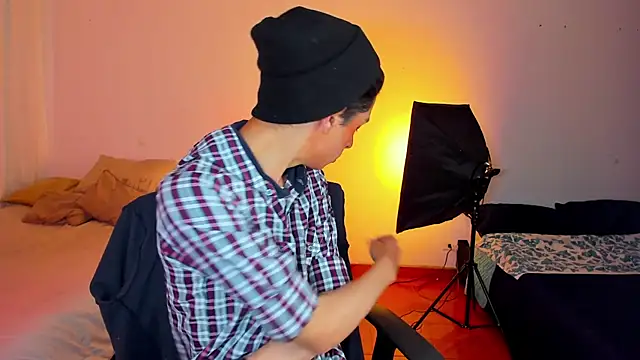 Snapshot of steve__gray chatting on March 6, 6:48 pm steve  gray online show from March 6, 6:48 pm