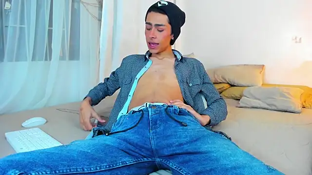 Snapshot of steve__gray chatting on March 20, 6:53 pm steve  gray online show from March 20, 6:53 pm