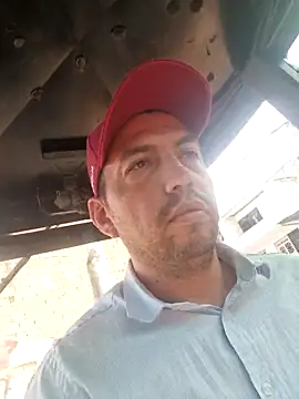 Snapshot of reyarturs13 chatting on February 10, 3:42 pm reyarturs13 online show from February 10, 3:42 pm