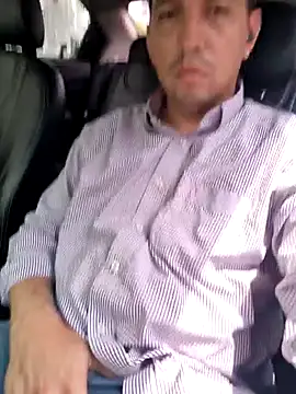 Snapshot of reyarturs13 chatting on February 18, 5:10 pm reyarturs13 online show from February 18, 5:10 pm