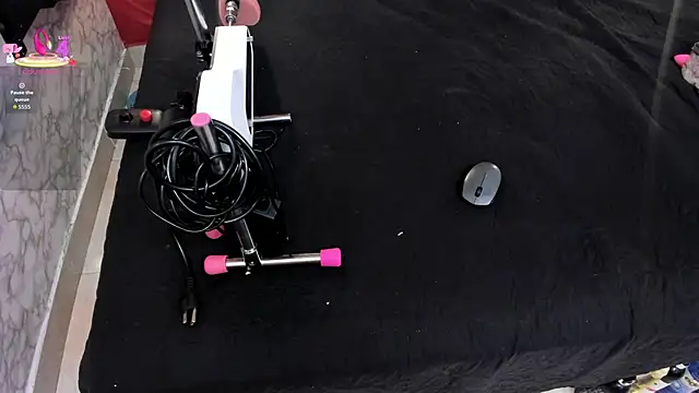 IVISBOUNCYASS online show from April 13, 1:16 pm