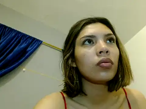 Snapshot of VioletDivala chatting on March 1, 6:03 am VioletDivala online show from March 1, 6:03 am