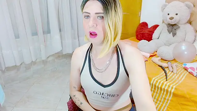 Snapshot of Dolldirtyxxx chatting on February 25, 4:55 am Dolldirtyxxx online show from February 25, 4:55 am