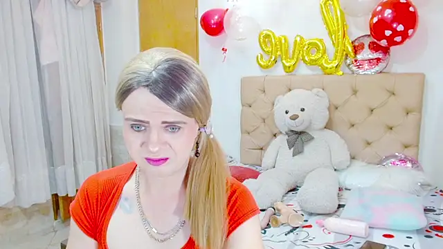 Snapshot of Dolldirtyxxx chatting on March 1, 8:00 pm Dolldirtyxxx online show from March 1, 8:00 pm