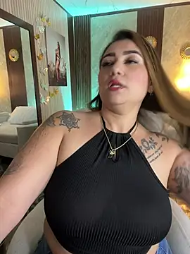 Snapshot of Madissonlove_1 chatting on July 3, 3:57 am Madissonlove 1 online show from July 3, 3:57 am