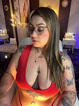 Snapshot of Madissonlove_1 chatting on July 18, 4:05 am Madissonlove 1 online show from July 18, 4:05 am