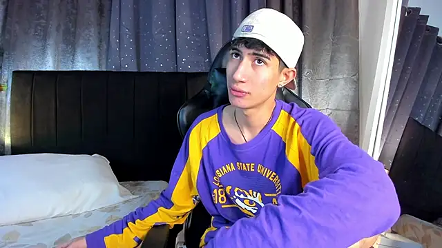 NovaaWheler online show from March 2, 12:01 pm