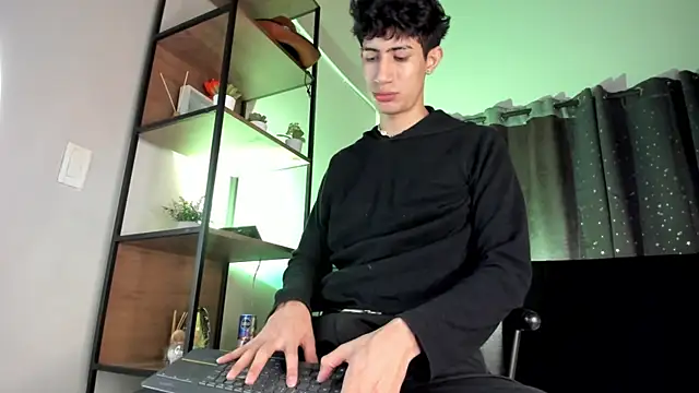 NovaaWheler online show from March 28, 12:05 pm