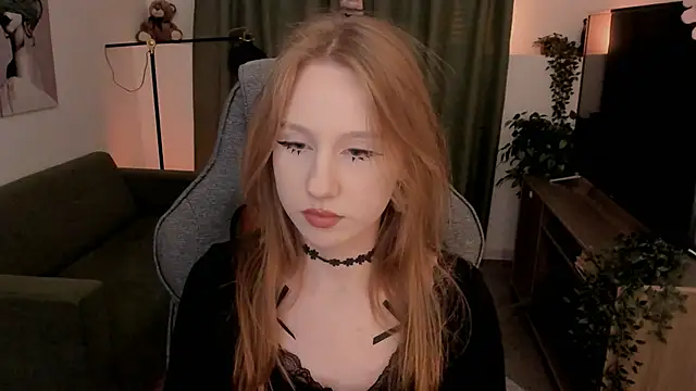 Snapshot of DariaTate chatting on April 30, 12:00 pm DariaTate online show from April 30, 12:00 pm