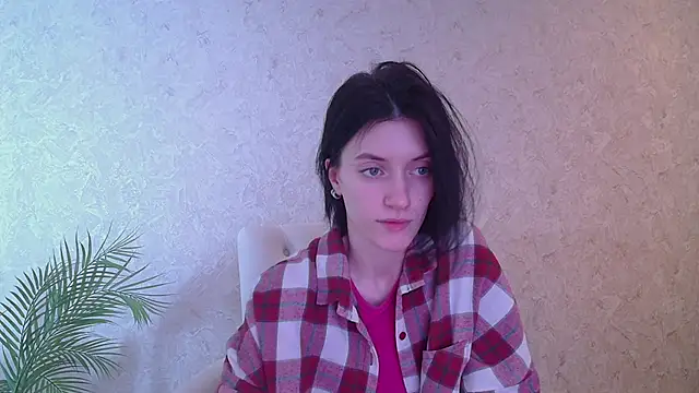 Snapshot of roxy_riot_ chatting on March 4, 5:11 am roxy riot online show from March 4, 5:11 am