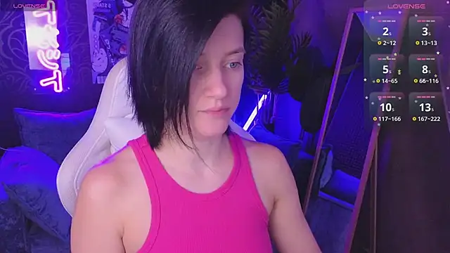 roxy riot  online show from April 15, 1:23 am