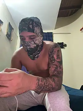 Snapshot of daniel6916 chatting on March 24, 11:21 pm daniel6916 online show from March 24, 11:21 pm